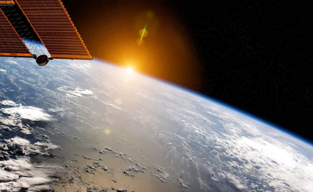 Satélite espacial